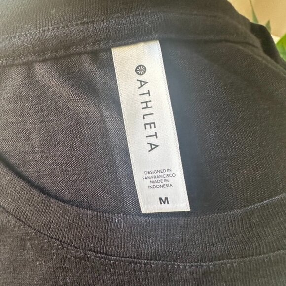 Athleta Breezy Tank, Womens M, Black, Excellent Condition - Picture 8 of 9